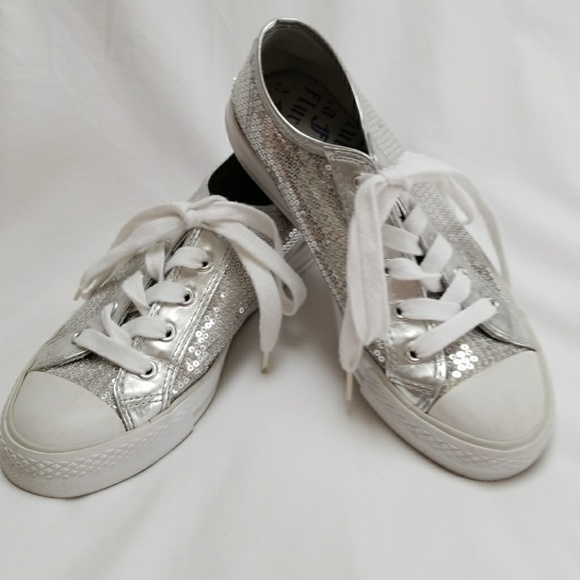 gotta flurt sneakers